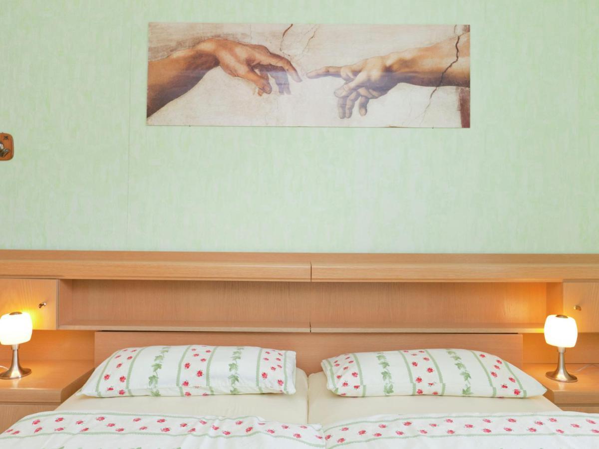 Apartment Near The Nurburgring With Terrace هيلسهايم الغرفة الصورة